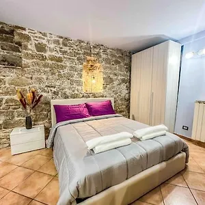 centro-storico-la-casa-di-pietra-con-netflix.hotels-perugia.com/